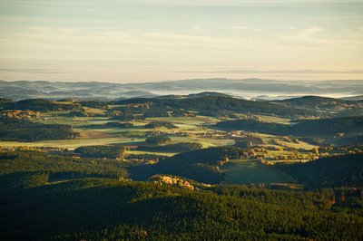 Aussicht vom Gipfel des Berges Boubin in Tschechien