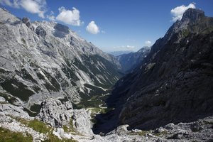 Das Reintal in den Bayerischen Alpen Blick auf ein schroffes Tal in den Alpen